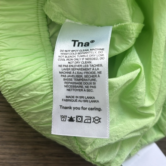 TNA | Aritzia Claremont shorts in fresh mint green - Picture 11 of 13